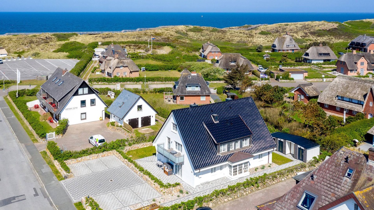 Wenningstedt-Braderup Apartment | Unmittelbar am Strand Gelegenes, Sehr Großzügiges 3-raum-appartement im Og&dg