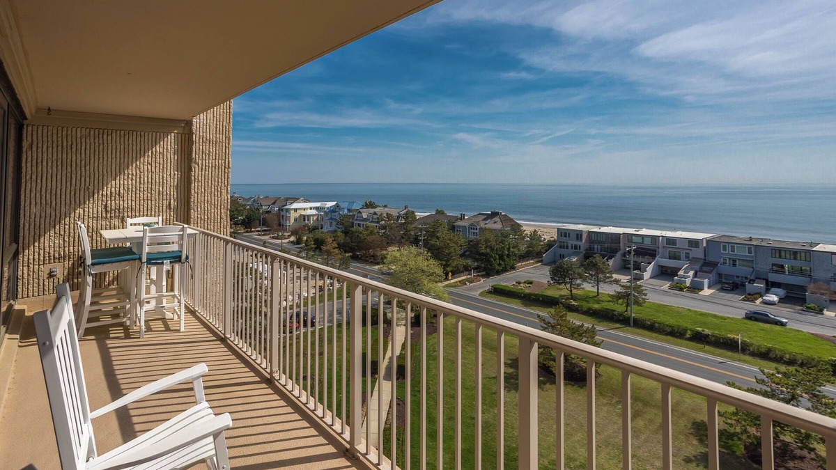 The Glade House | Unobstructed Ocean Views Private Beach Pool Parking Clean