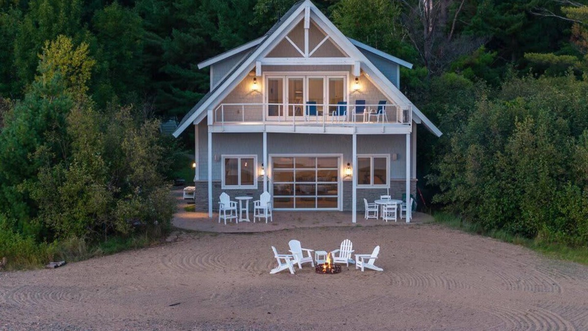 Crosslake House | Unparalleled Crosslake Escape with Beach House