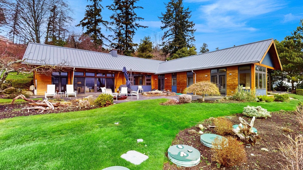Anacortes House | Unparalleled waterfront luxury with breathtaking island views
