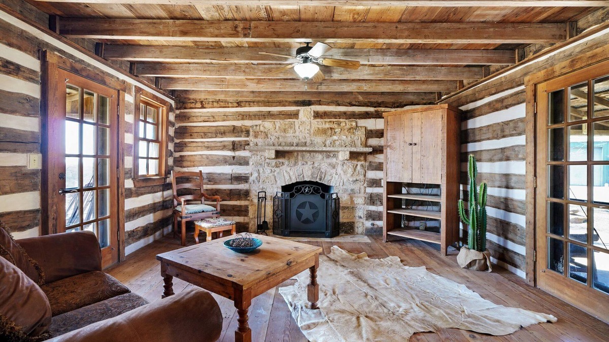 Thurber House | Unplug & RE-Charge, Charming Log Home on 55 acres Family Ranch w stunning views