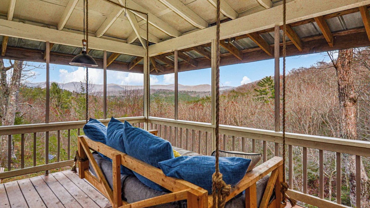Ellijay Cabin | Unplug & Unwind w/Mountain Views! Pet Friendly, Close to Orchards, Firepit!