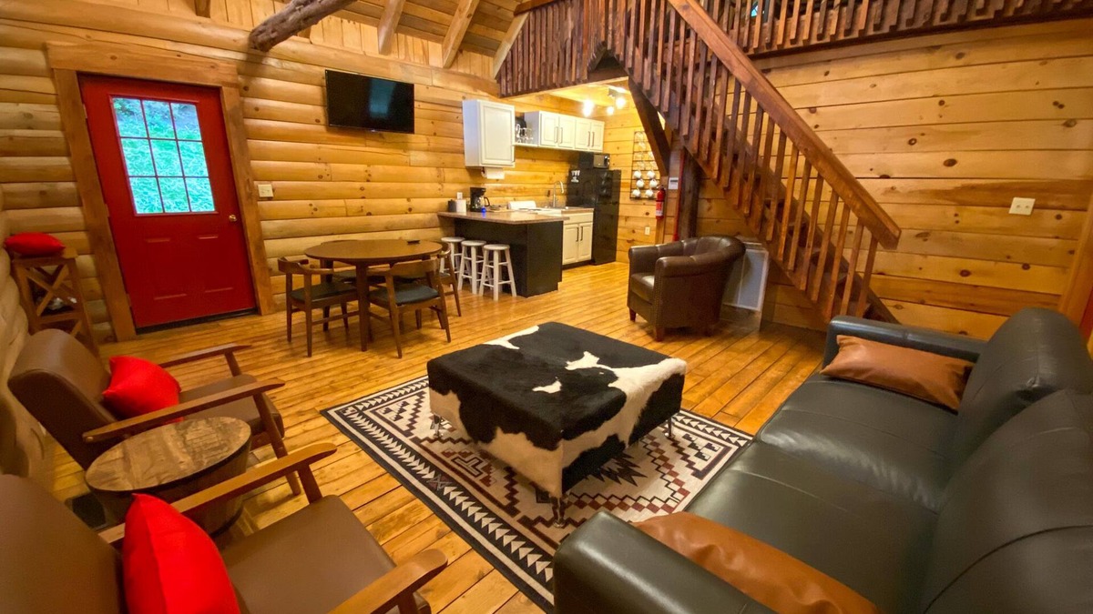 Lindside House | Unplugged Retreat-Yellowstone Cabin at Rock Springs
