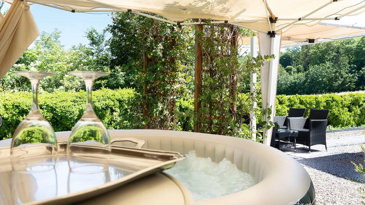 Villers-Allerand Cottage | Unusual accommodation Roulotte Les Bichottes, All comfort