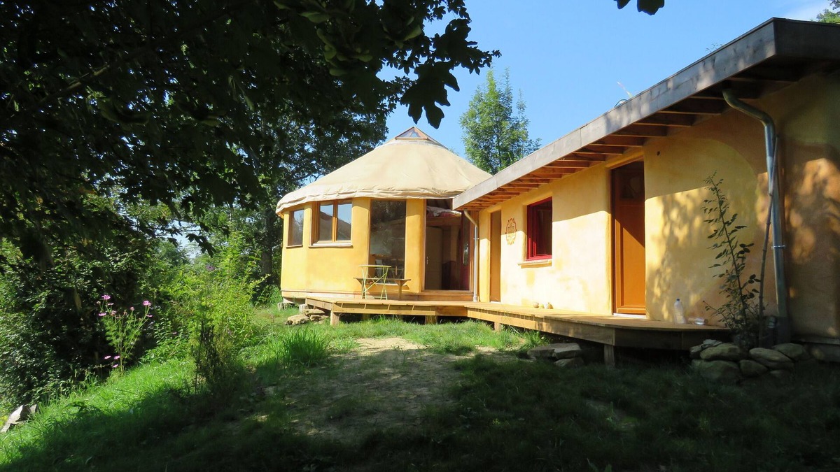 Sainte-Croix-de-Volvestre House | unusual and cozy yurt at the foot of the Pyrenees