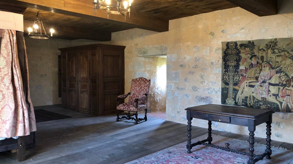 Montreuil-Bonnin Other | Unusual medieval bed and breakfast