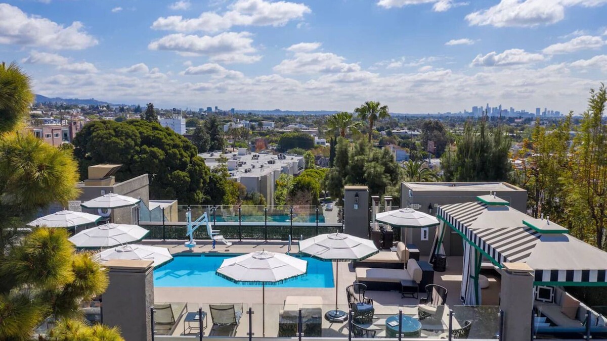 Norma Triangle Hotel | Unveil the Beauty of Los Angeles with 2 Modern Units! Rooftop Pool, Pet-friendly