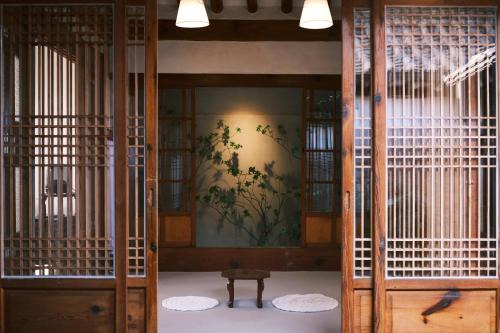 Samcheong-dong Villa | Unwadang Private Luxury Hanok House in bukchon