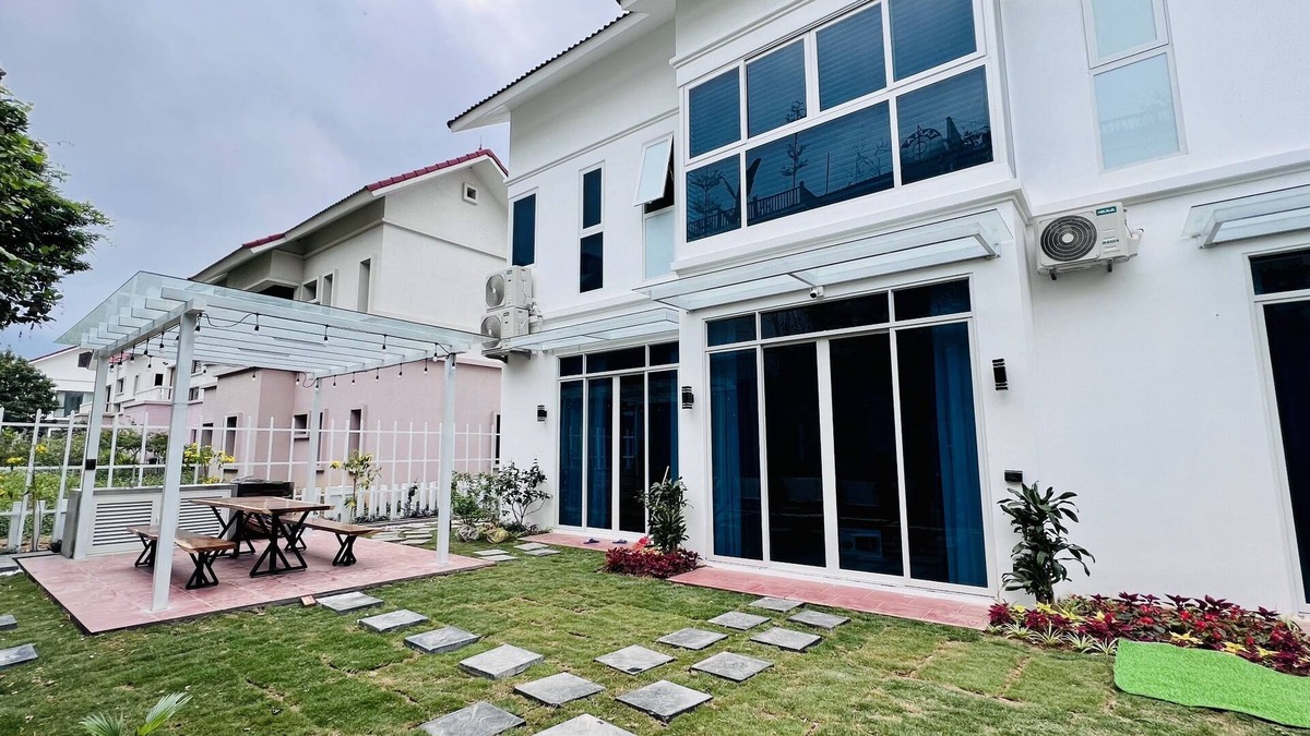 Thach That Villa | Unwind 5BR Villas at Xanh Villas Resort