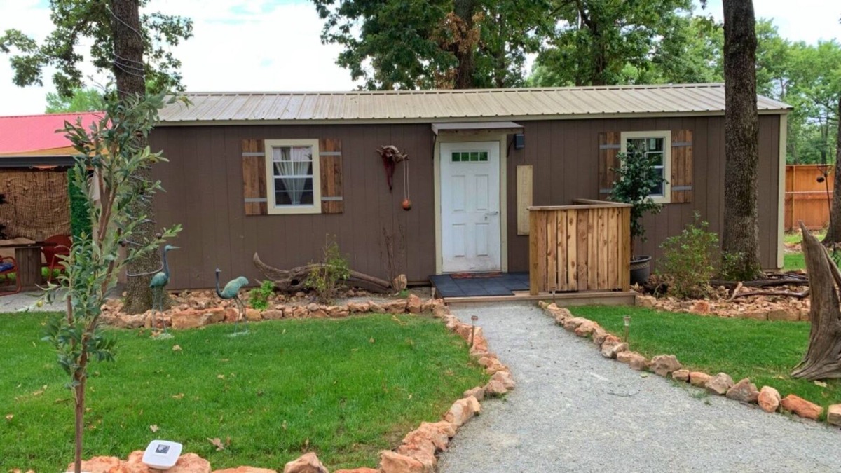 Grove Cabin | "Unwind and Embrace Nature's Serenity at Creekside Cabins: Your Idyllic Retreat!