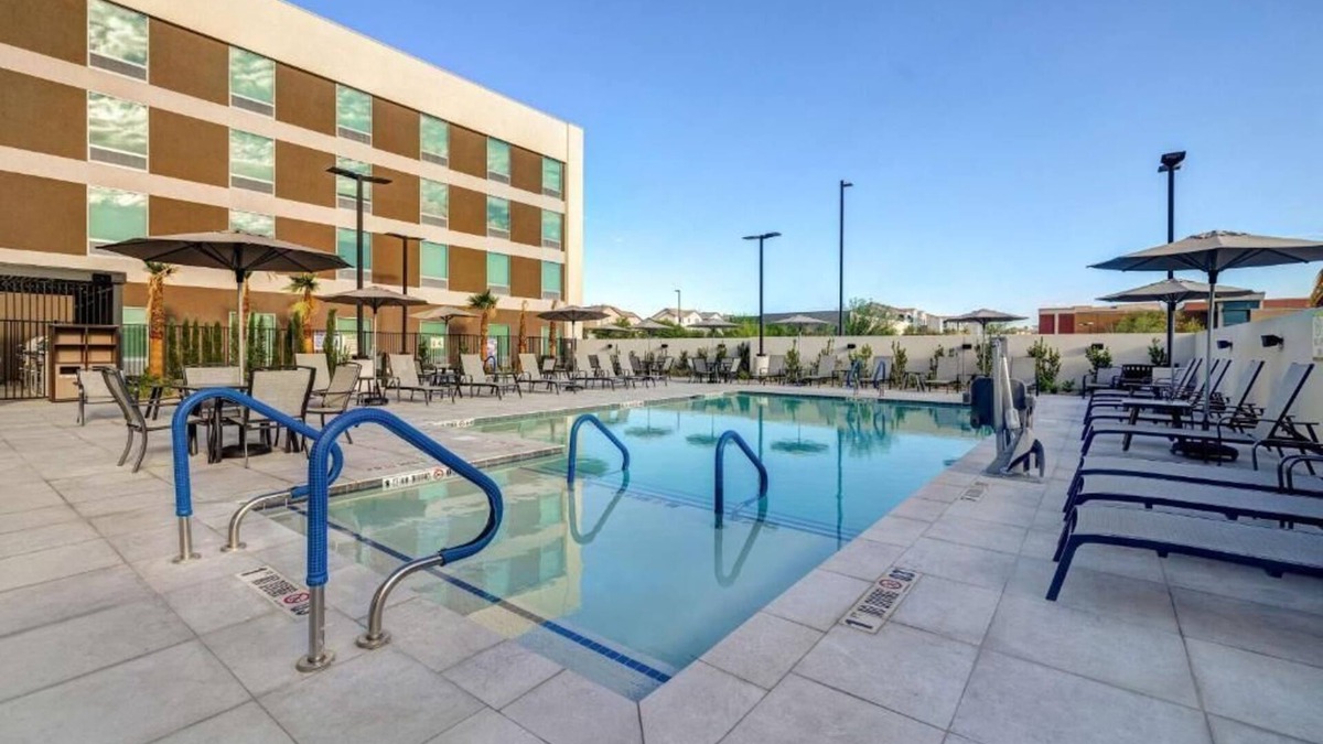Centennial Hills Hotel | Unwind and Indulge In Our Oasis! 2 Modern Units, Free Breakfast, Kitchen!