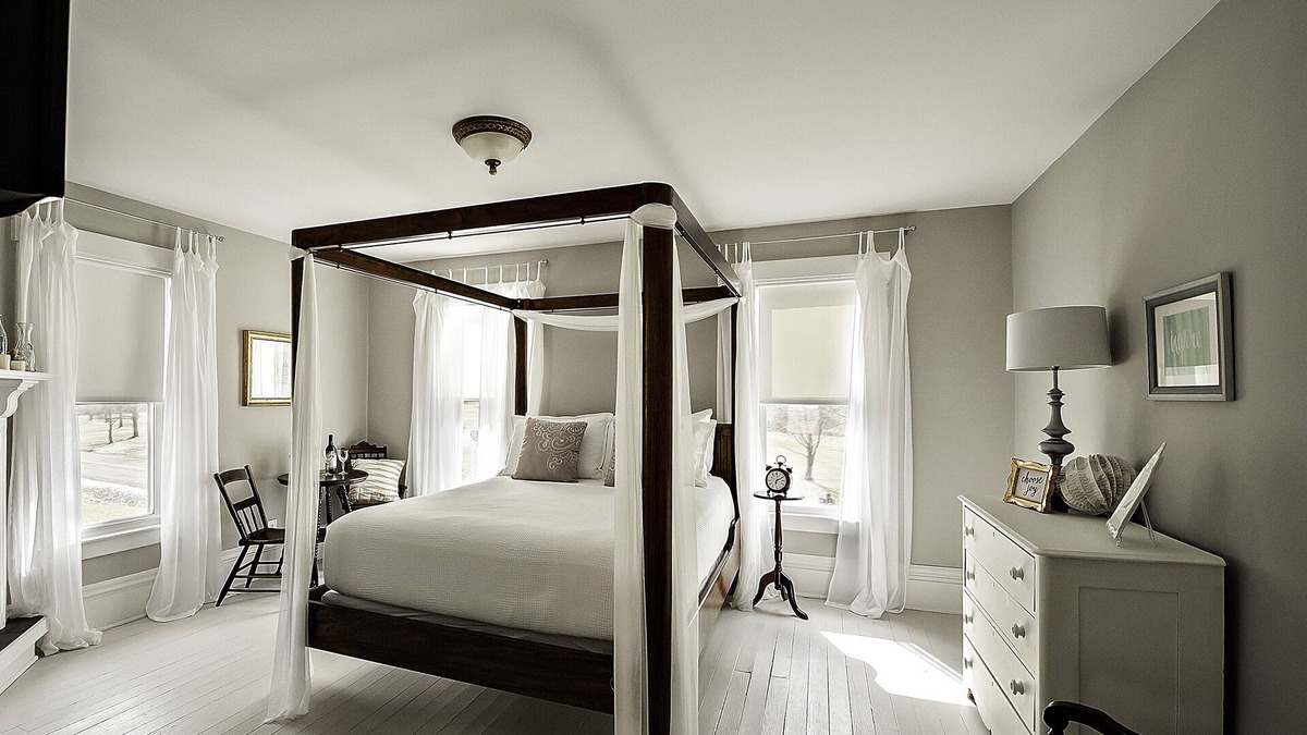 Berlin Center Other | Unwind and Relax at Vineyard with Hot Tub and Massage On Site!