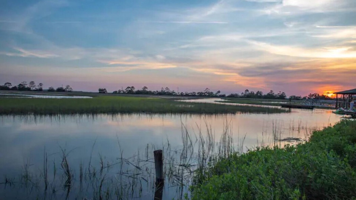Tybee Island House | Unwind and relax in this quiet marsh oasis on Tybee Island