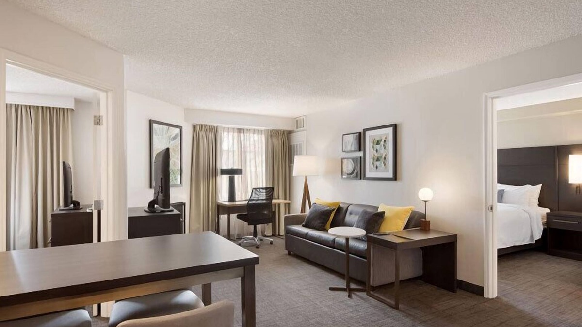 Reno/Tahoe Airport Resort | Unwind and Relax! Spacious Unit w/Full Kitchen, Pet-friendly, Free Breakfast!
