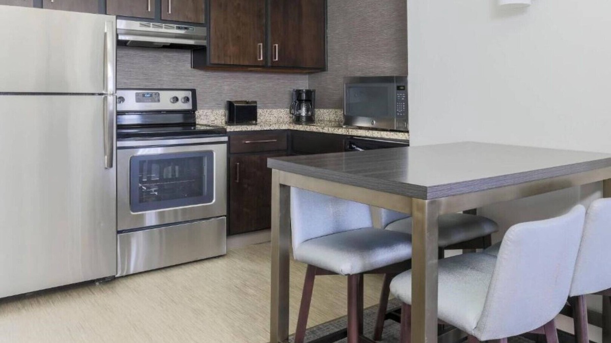 Denver West House | Unwind at our modern extended stay hotel in Golden, CO