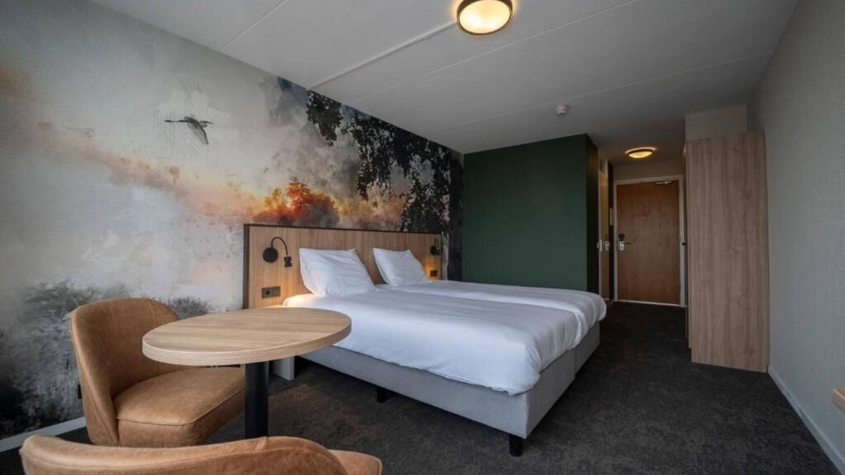 Roden Hotel | Unwind in a Modern Room Near IVN Norg and Groninger Museum