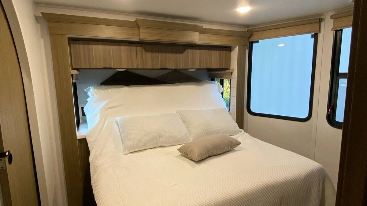 Big Lake House | Unwind in comfort at The Grand Legacy Lodge Luxury