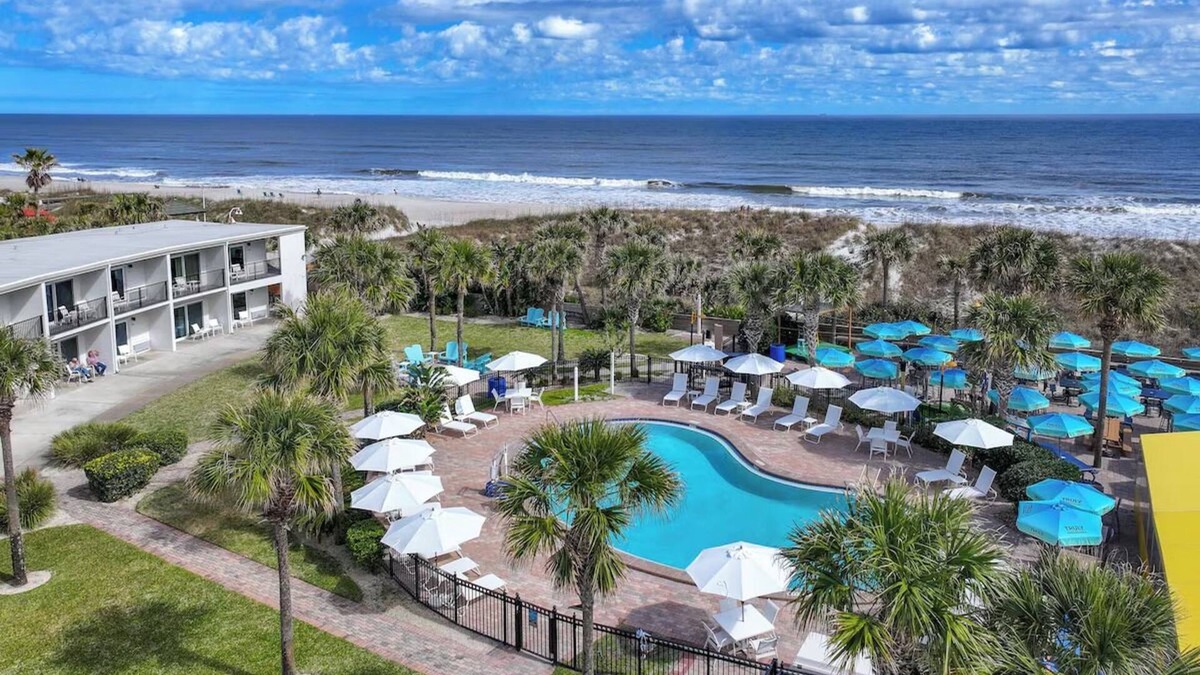 Jacksonville Hotel | Unwind in Serene Oceanfront Room Close to Local Attractions & Dining with Pool