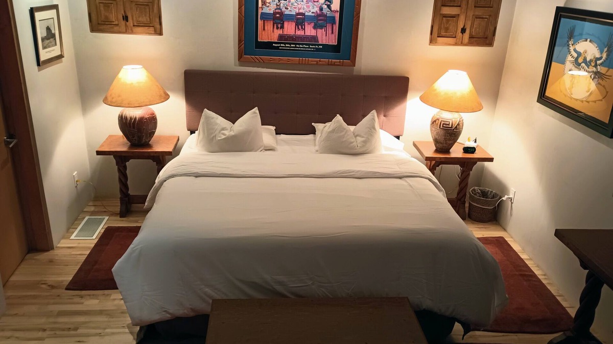 Historic Eastside Condo | Unwind in solitude, bask in relaxation, enjoy convenience — near Canyon Road