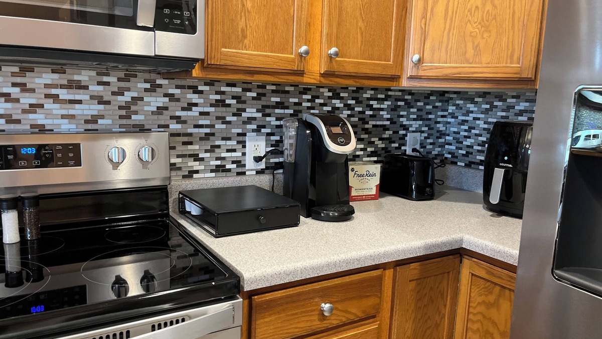 Blaine House | Unwind in style at our Cozy-lakefront townhome retreat. Conveniently located.
