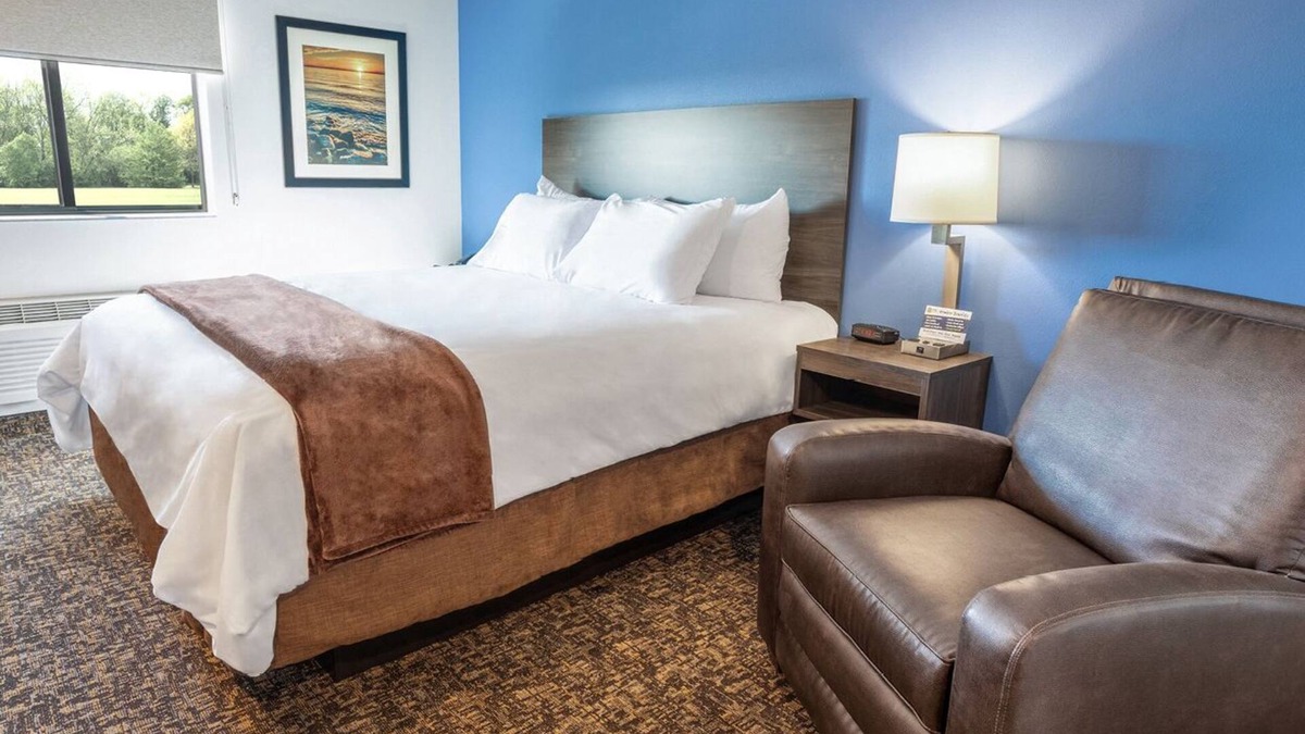 Seven Hills House | Unwind in Suite w/Kitchen Near Hidden Falls Park & Amargosa Trailhead