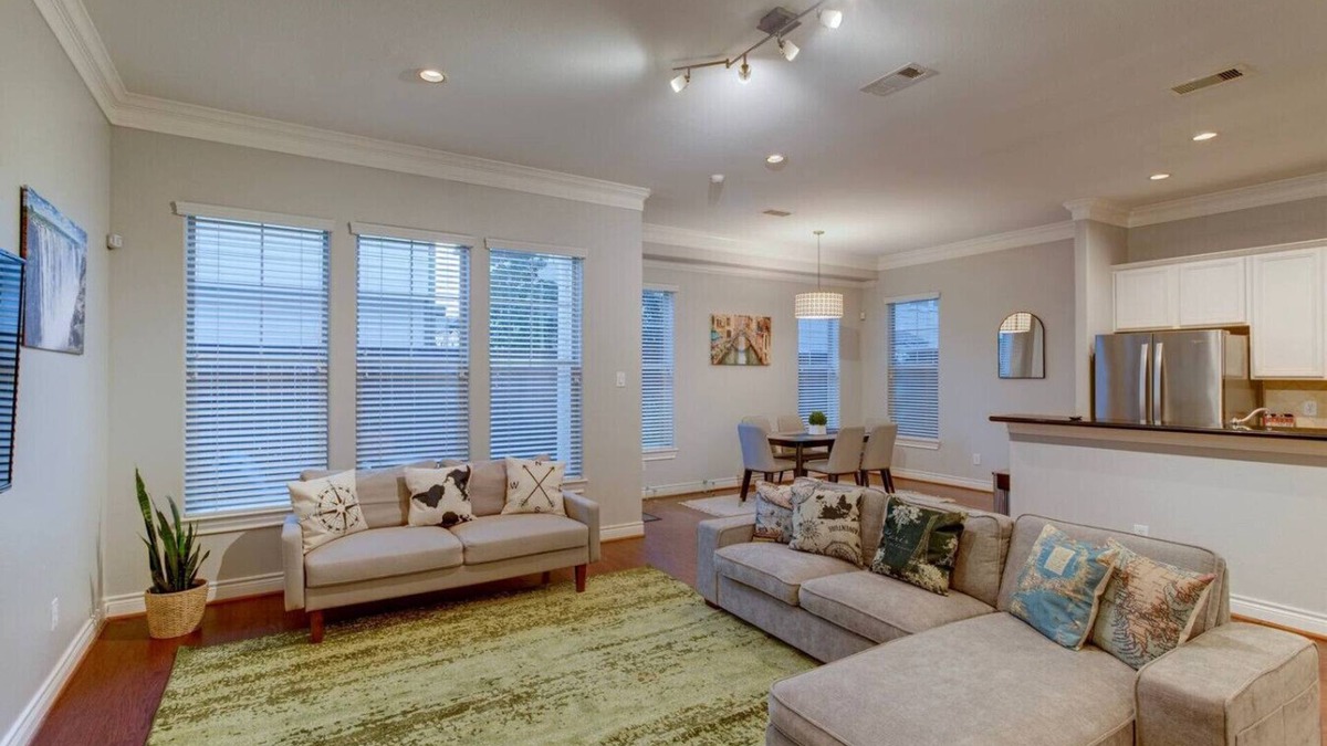Lazybrook/Timbergrove House | Unwind in this cozy central home