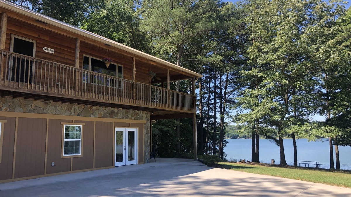 Bean Station Cabin | Unwind on Cherokee Lake Cabin with Private Dock