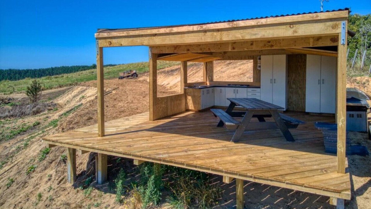 Pukehina RV Rental | Unwind Under the Stars: Campsite Getaway