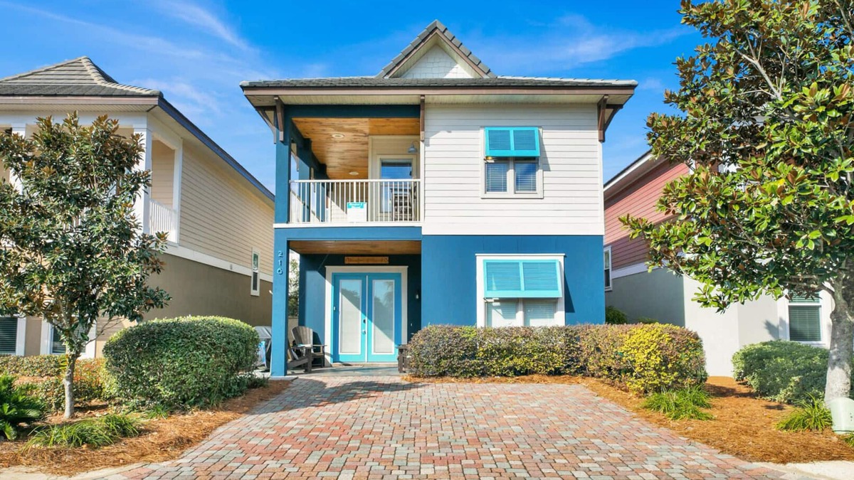 Villages of Crystal Beach House | Unwind w/Resort Style Pool & Beach Trolley