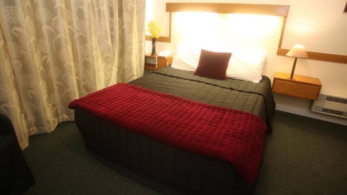 Whanganui House | Unwind @ Whangunui Standard Room