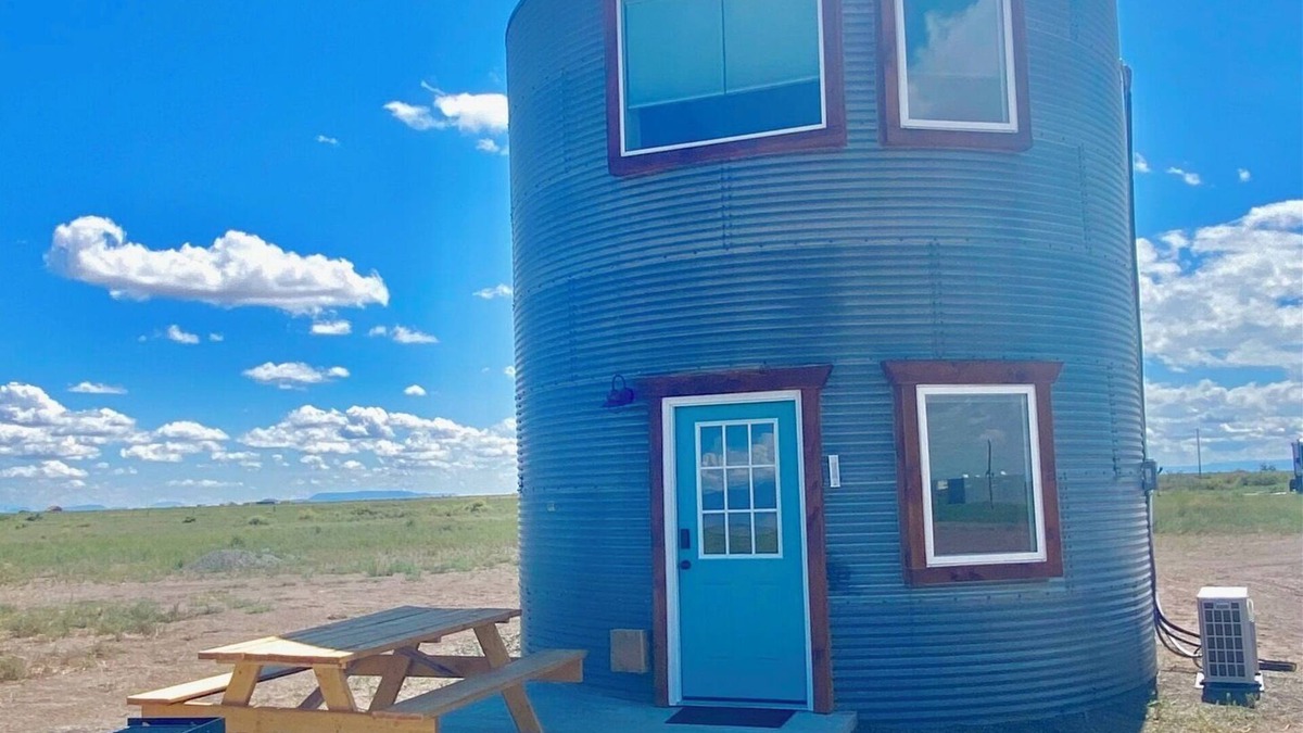 Mosca Apartment | Up-cycled Grain Bin Villa just 20 mins. from the Great Sand Dunes NP w/WiFi, AC