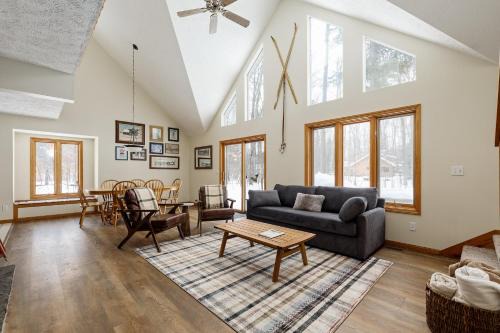 Cedar Ski Chalet | Up North Chalet Ac Bbq Bikes