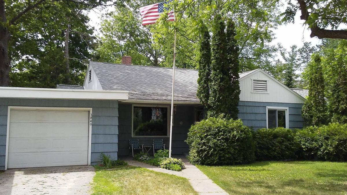 Indian River House | Up north retreat in the heart of Indian River! Available all seasons