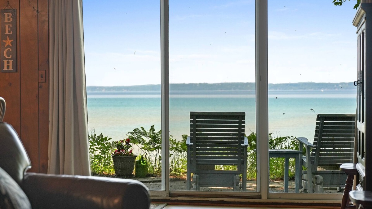Traverse City Cottage | Up-North Rustic Cottage on exclusive Old Mission Peninsula