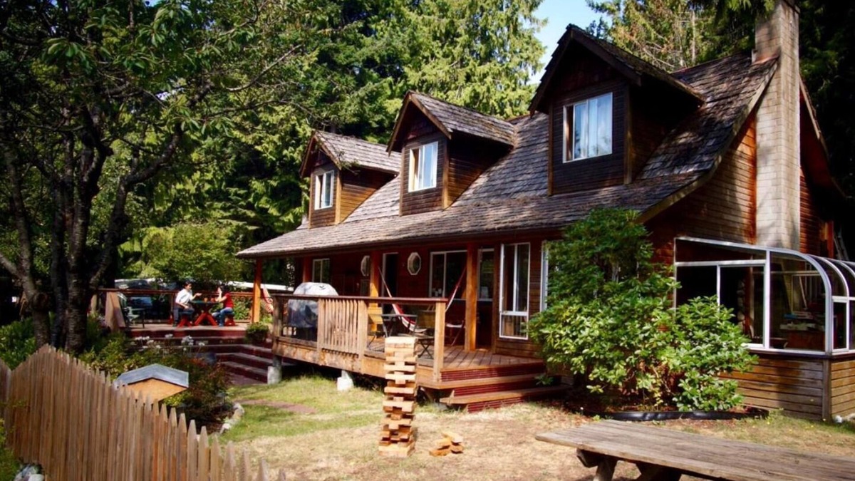 Roberts Creek Hostel | Up The Creek Backpacker's Lodge