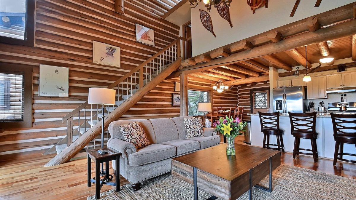 North Park City House | Up to 25% Off! Ski In & Walk to Skiing, Restaurant & PC Base! Sleeps 9!