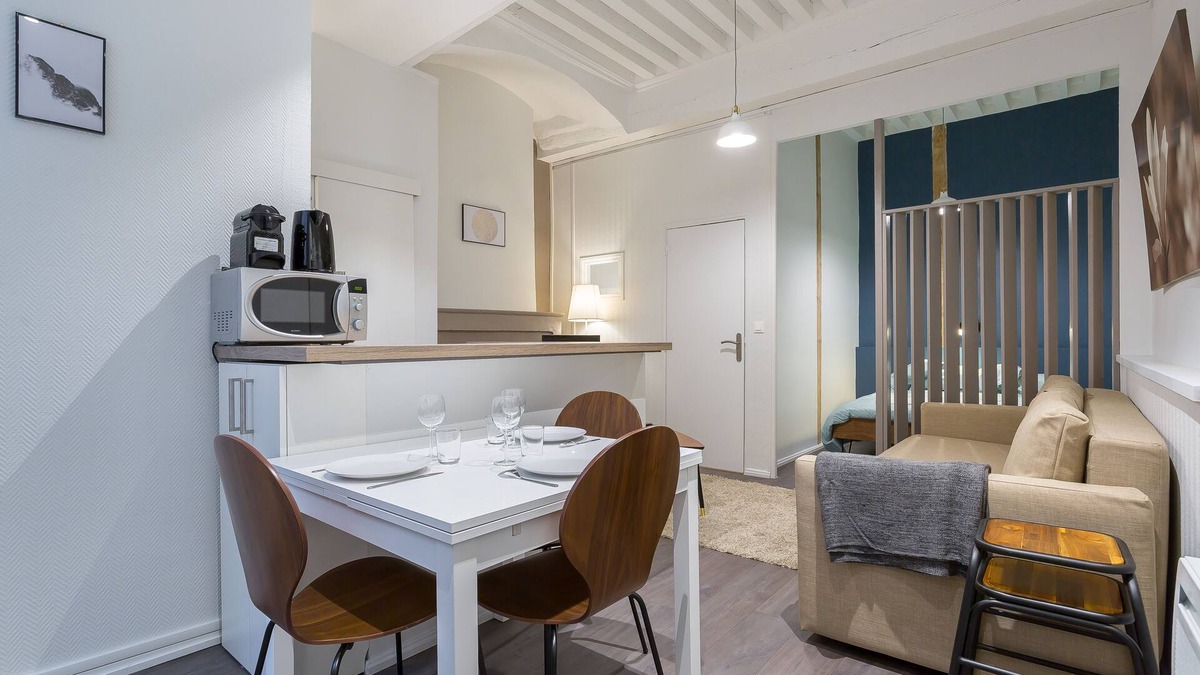 Old Lyon Apartment | Up to 6 people in the heart of Old Lyon