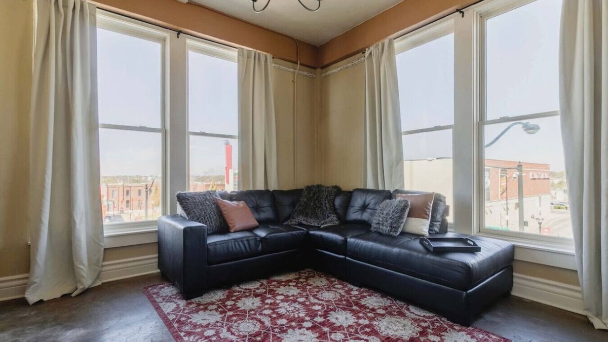 Downtown Springfield Apartment | Upbeat 2 Bedroom Loft in the Heart of Downtown!
