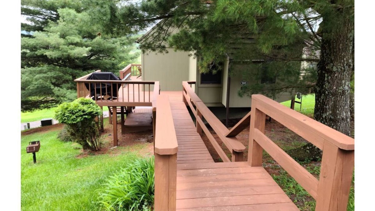 Davis Cabin | Upbeat Cabin - Serene Mountain escape @ Black Bear Resort