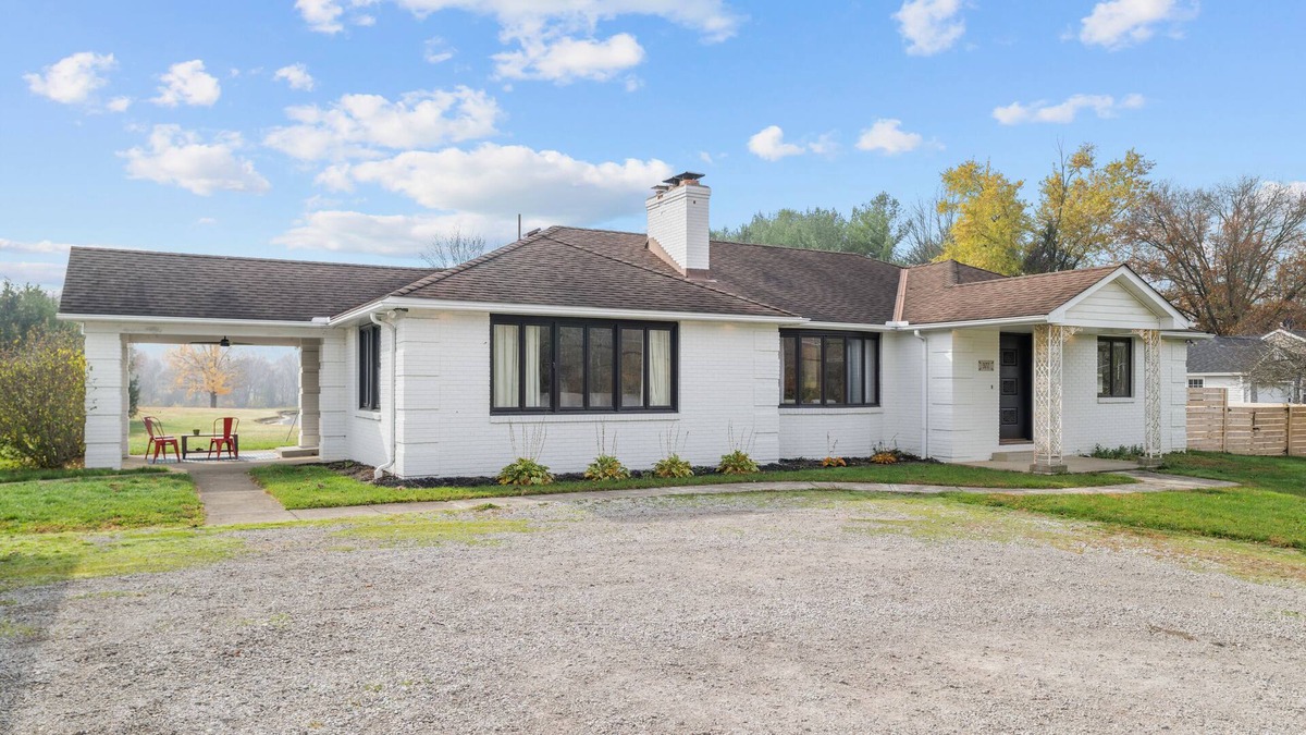 Pickerington House | Updated 1940s Ranch on 9 Acres with Pond