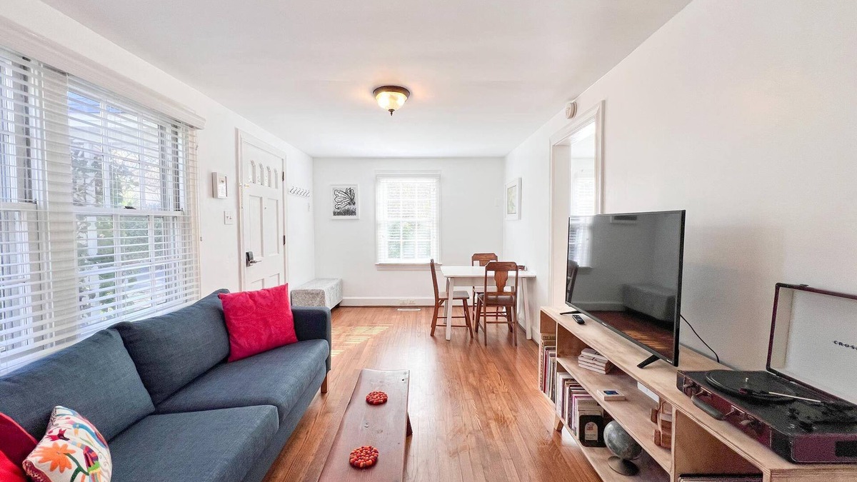 Winston - Salem House | Updated 1BR cottage on private acre+ lot