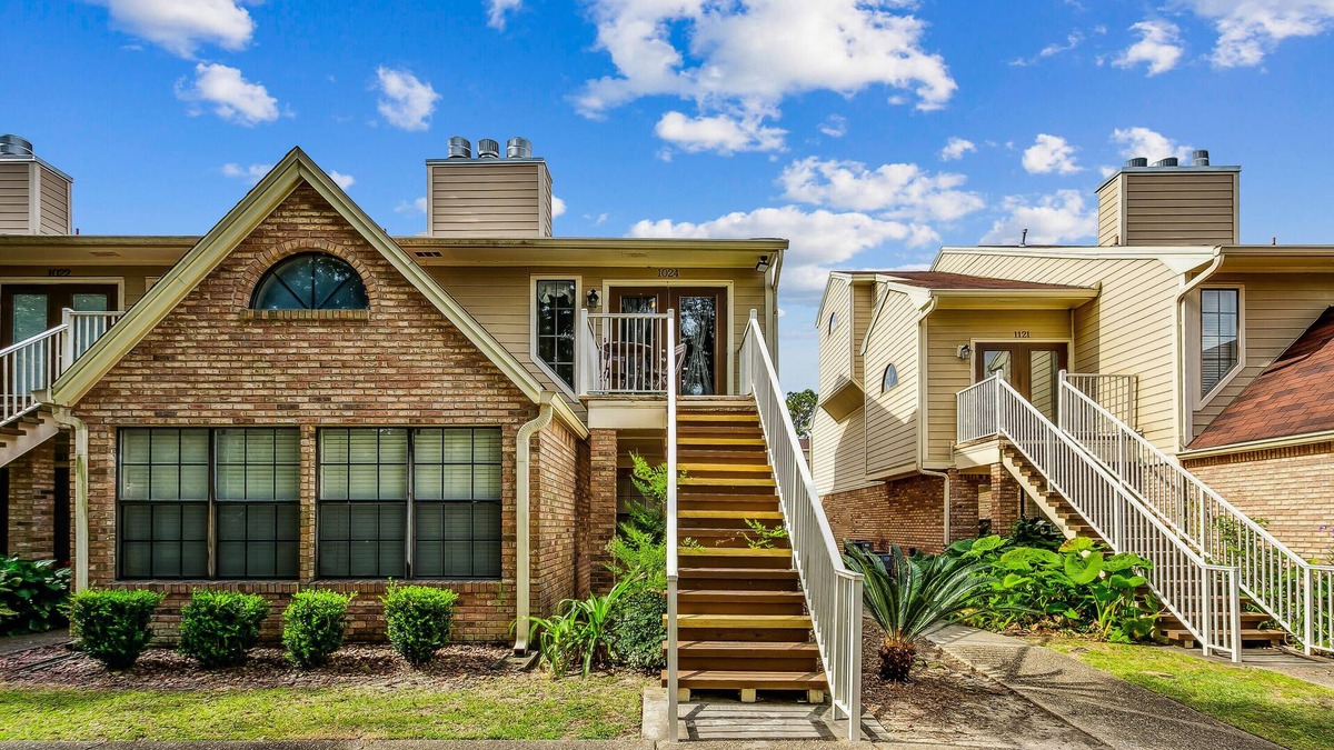 Northeast Pensacola Condo | Updated 2 bed/2 bath Condo-Great, Central Location