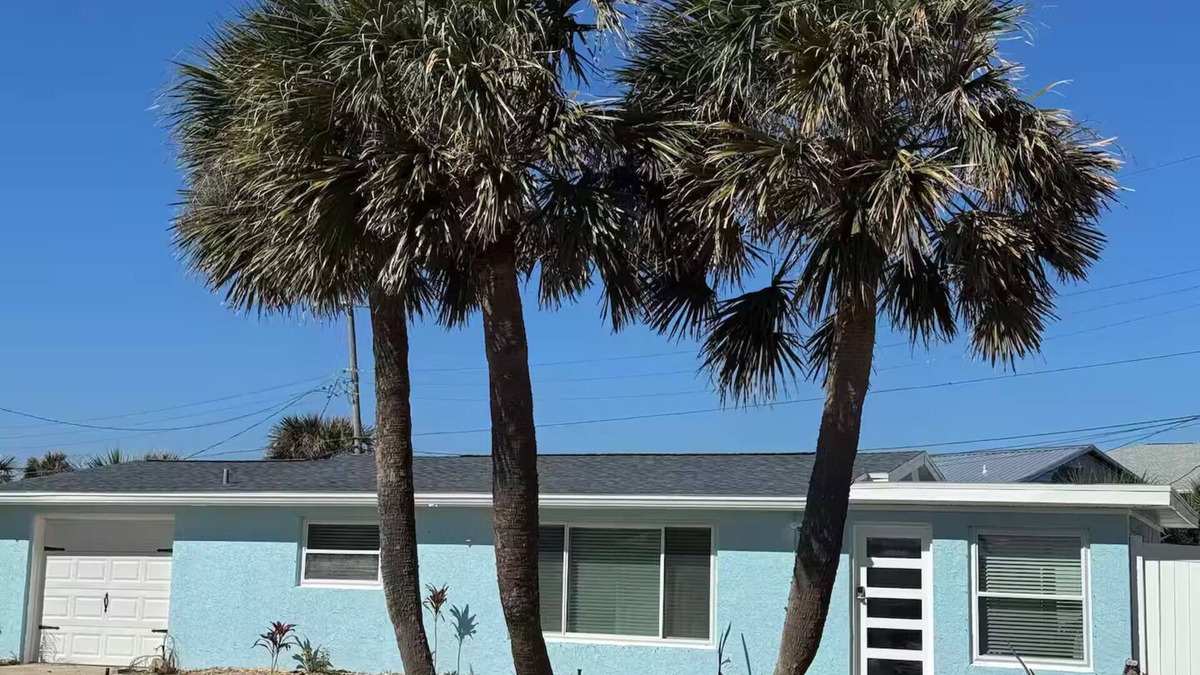 Ocean Breeze Circle House | Updated 2-bedroom house in lovely Ormond Beach stocked with amenities