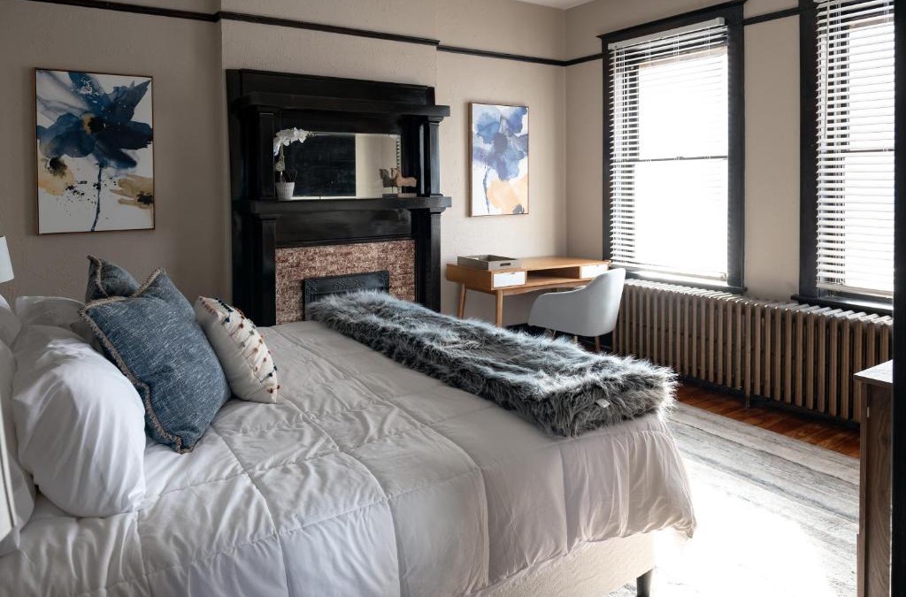 Cape Girardeau Apartment | Updated 3 bedroom unit with balcony!