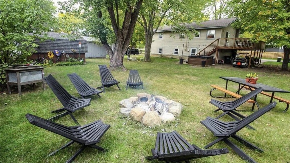 Avon House | Updated 3b 2ba Home w/ hot tub, quick walk to private community beach!