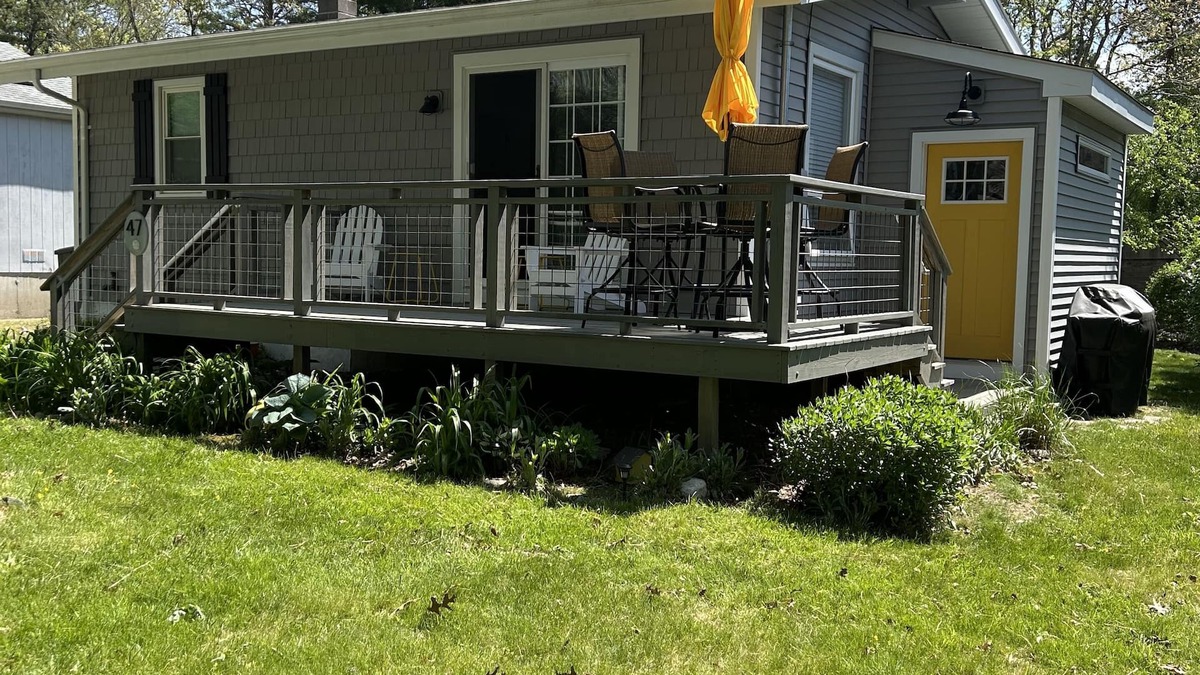 Charlestown House | Updated 3BR, 2 BA Cottage with 2 beach parking passes