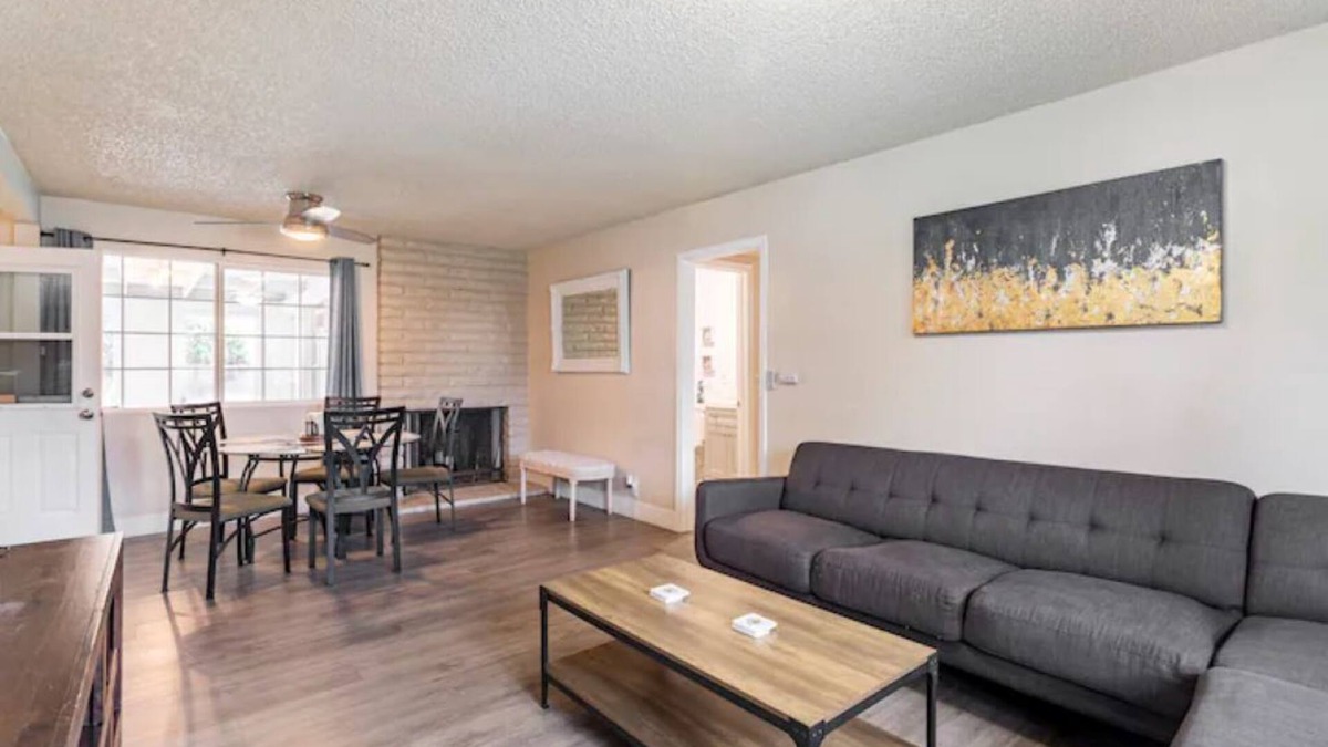 Mount Wilson House | Updated 4 Bedroom Home with Pool and Den