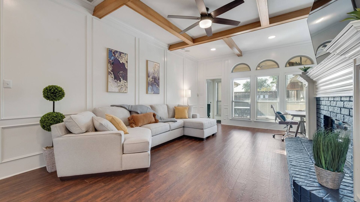 North Central Carrollton House | Updated 4 Bedroom with pool Near Park off Hebron