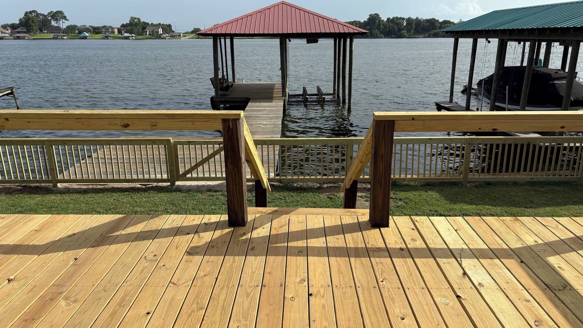 Jarreau House | Updated 4-bedroomnToddler safe backyard, new appliances and furniture, green egg