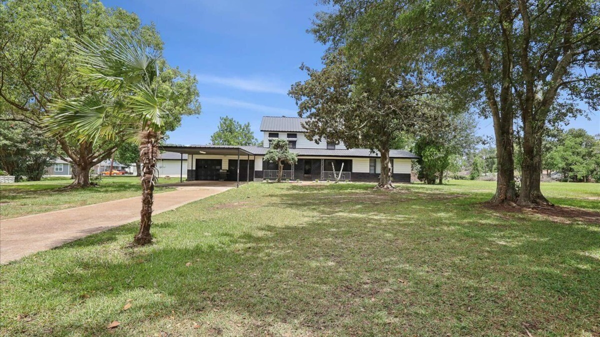 Bridge City House | Updated 5 bedroom home in Bridge City